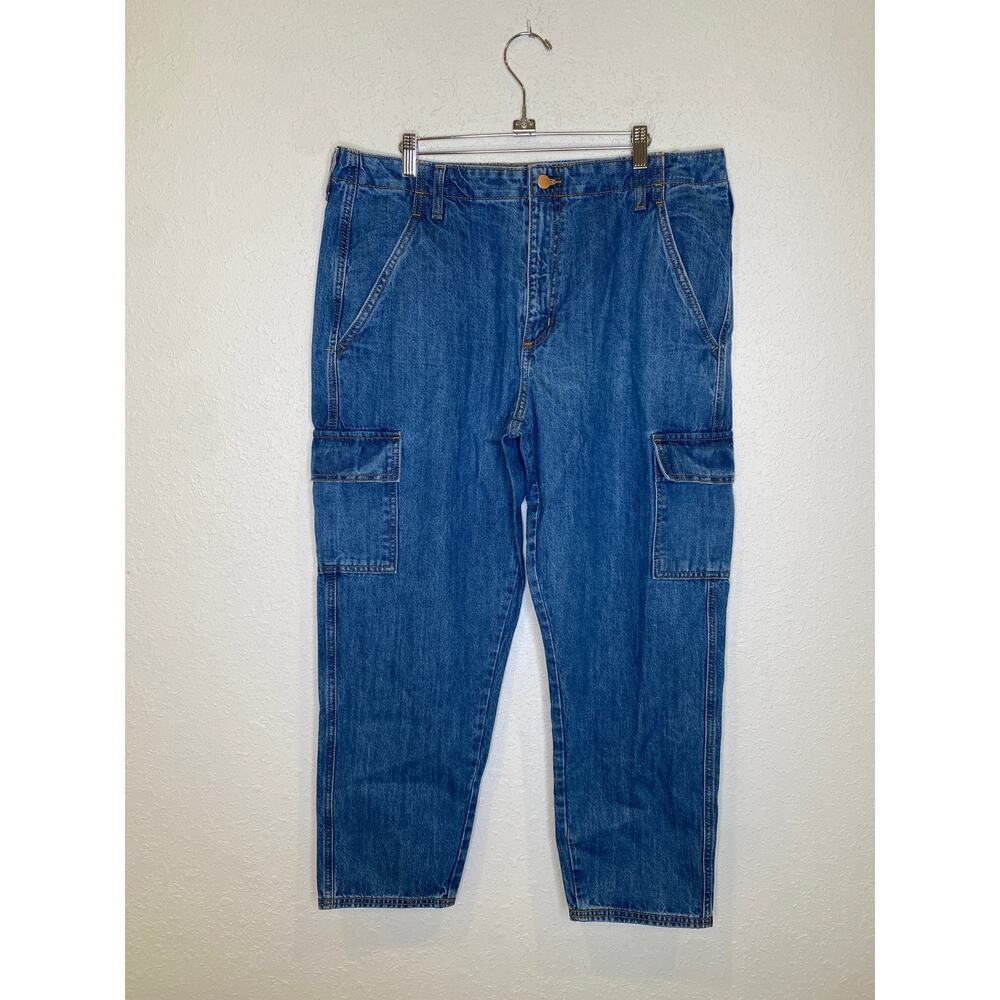 Universal Thread Women’s Boyfriend Denim Jeans NWT Sz 14R Slim Hip Tapered Leg